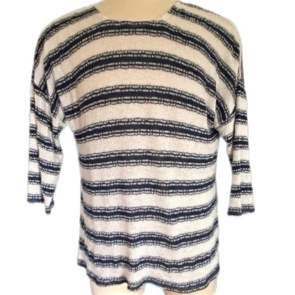 TWO by VINCE CAMUTO blue & white striped lightweight soft sweater. Large. EUC